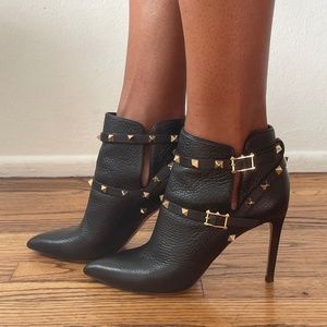 Rare Pebbled Leather Rock Stud Valentino Booties